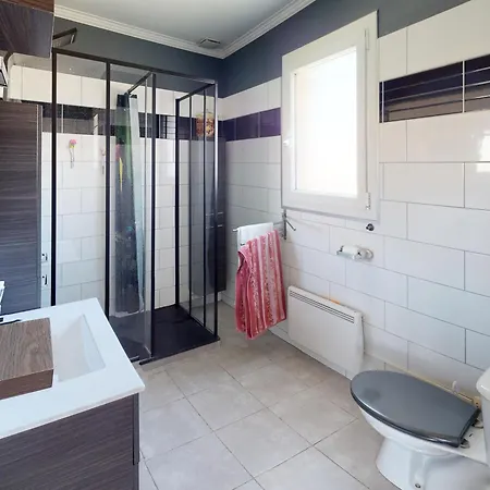 Villa Maison Spacieuse A Frontignan, 8 Pers, Proche - Fr-1-785-19